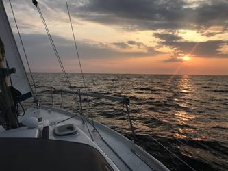 location voilier au port, port d'arzal,logement insolite bretagne sud